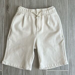 Zara Classic Shorts Size 9 with Button